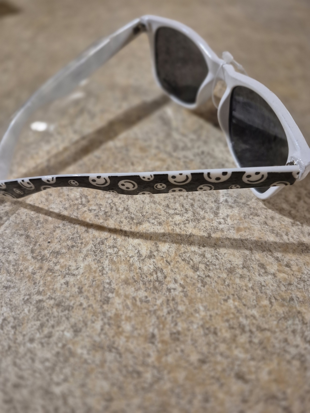 Black and White Smiley Face Sunglasses New With Tags. Kid Or Adult. - Picture 6 of 10